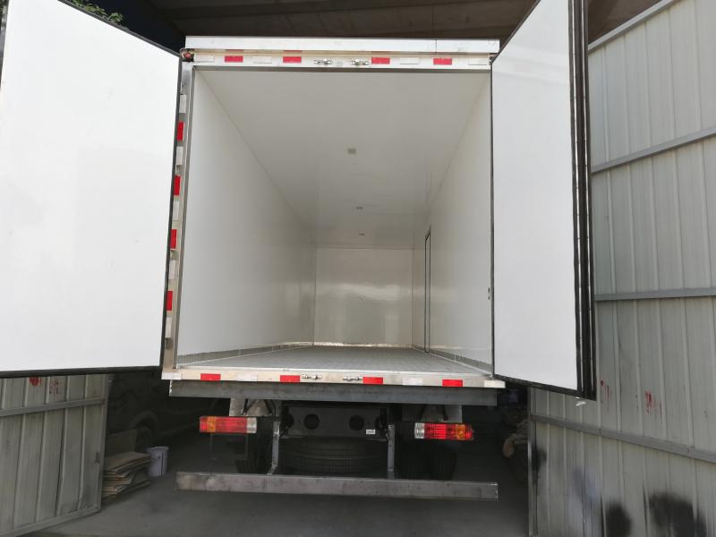 (9.48米）解放J6M前四后八冷藏车