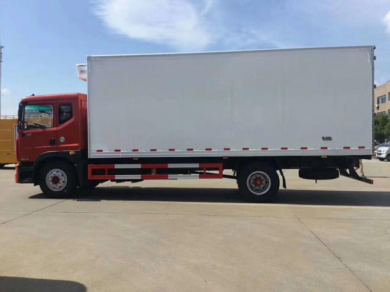 (6.8米）东风多利卡D9冷藏车