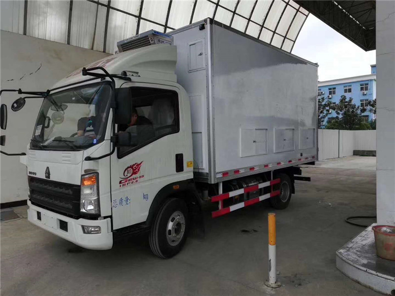 (4.1米)重汽豪沃牌冷藏车